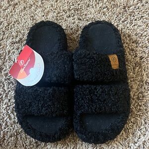 EverFoams Black Fuzzy Slide Slippers